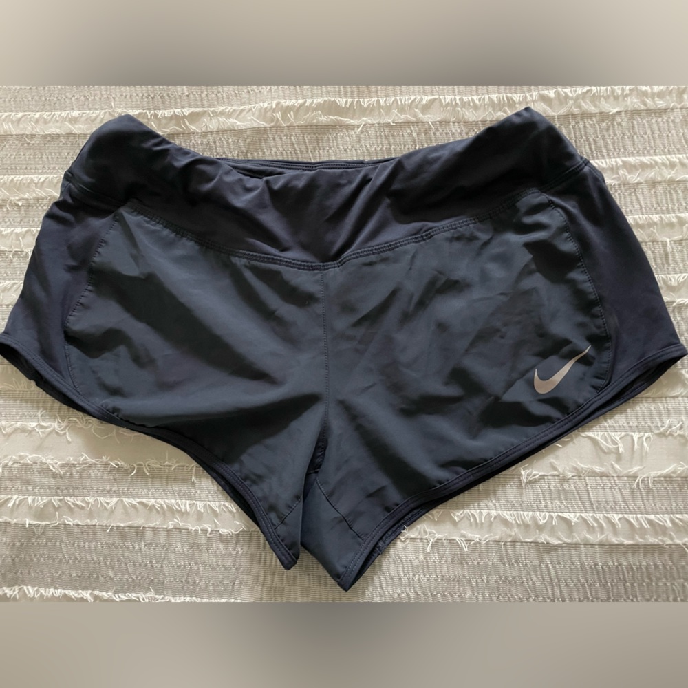Dark Grey Dry Fit Nike Shorts (like new) size medium